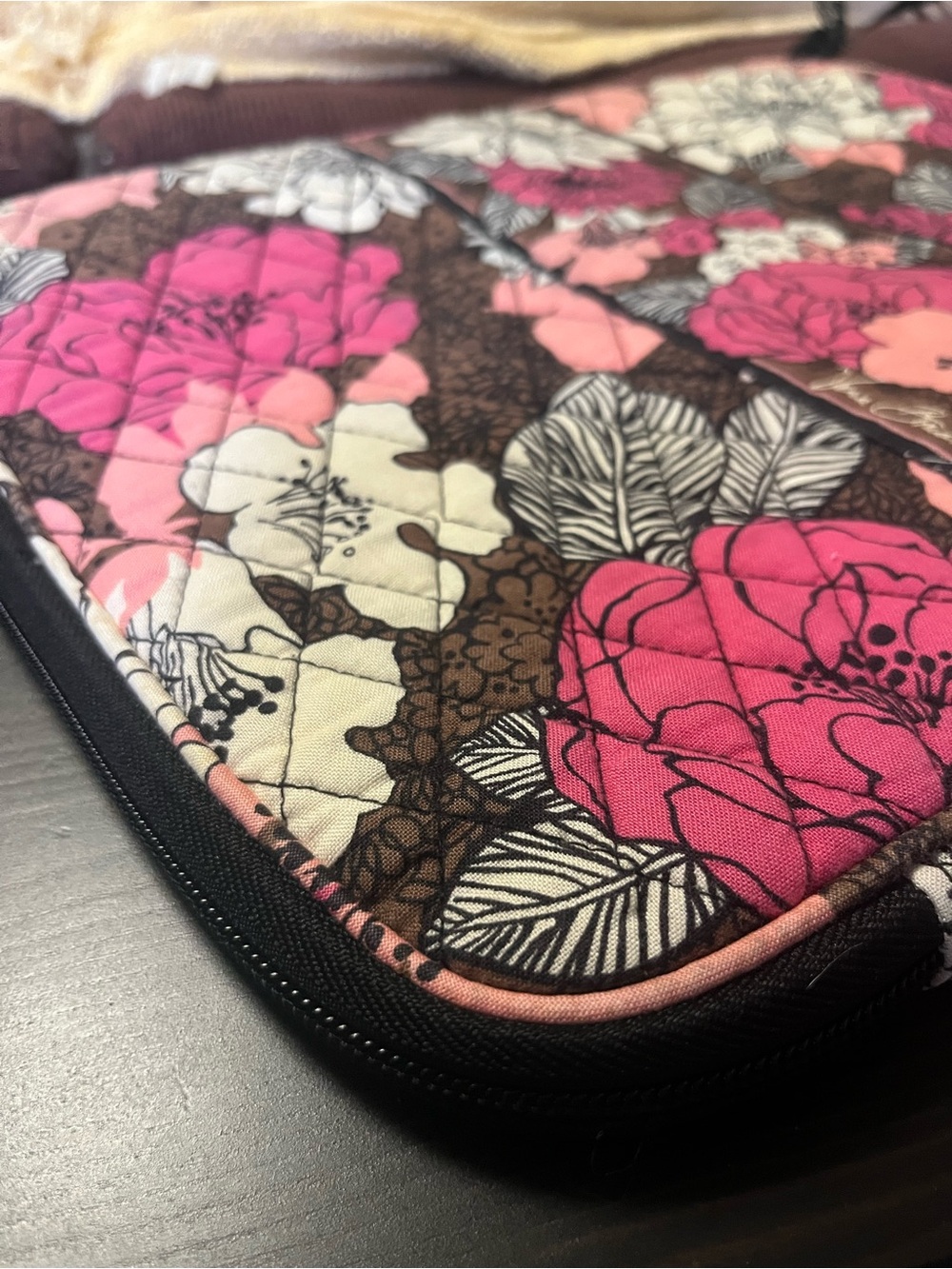 Retired Vera Bradley Mocha Rouge Laptop Sleeve - Picture 4 of 7